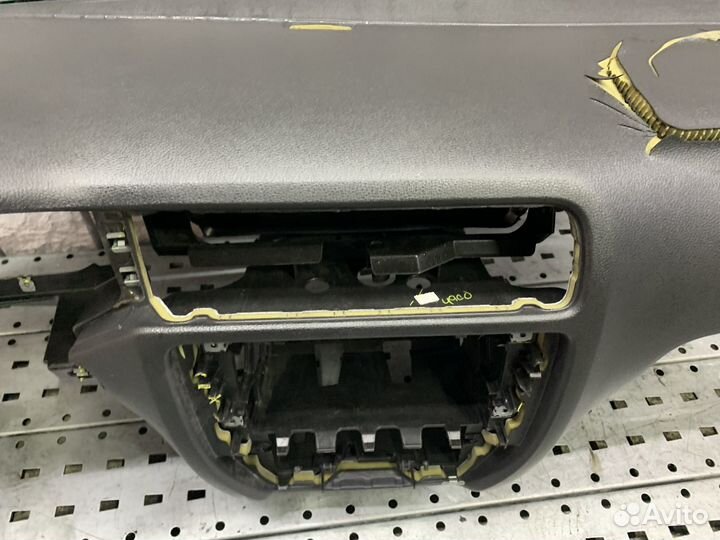 Volkswagen Jetta 6 Торпедо