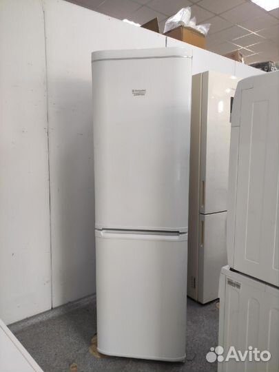 Холодильник Ariston б/у с гарантией