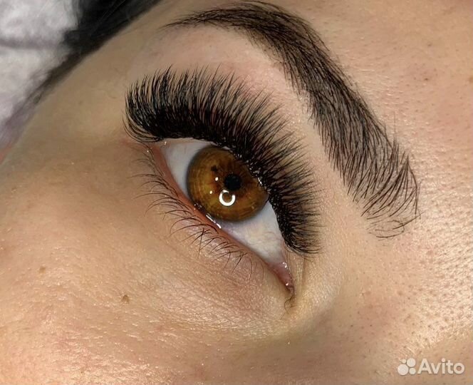 Наращивание ресниц, оформление бровей