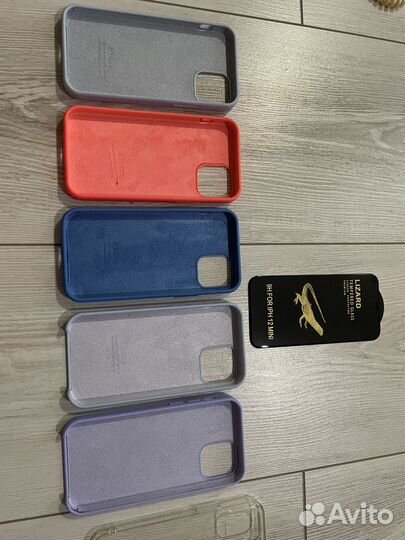 Чехлы на iPhone 12 мини