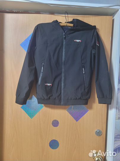 Куртка осень. Практически новая мало носилась