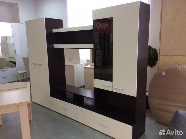 Стенка Виго 280 (напротив М-Видео)