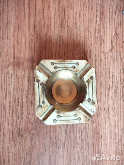 Пепельницы и подсвечники