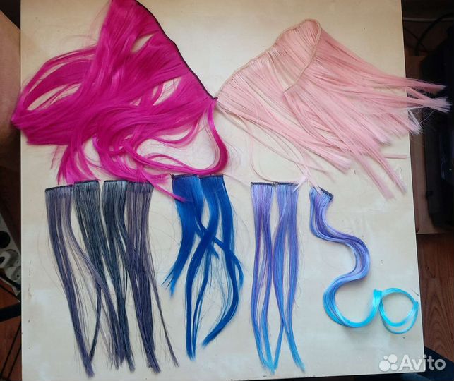 Пряди на заколках