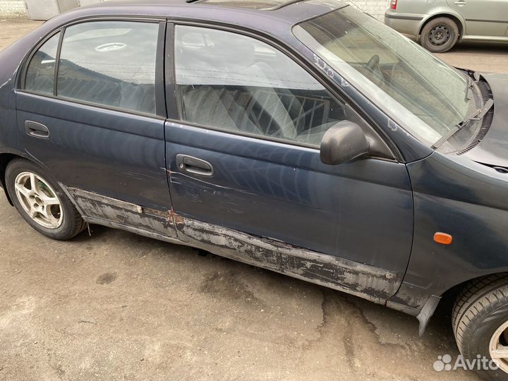 Тойота карина е в разбор