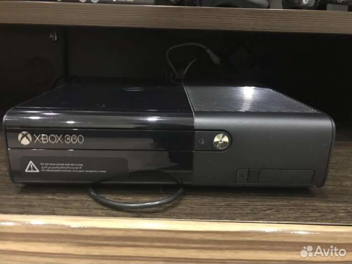 Xbox 360e рабочий не прошит без геймпада
