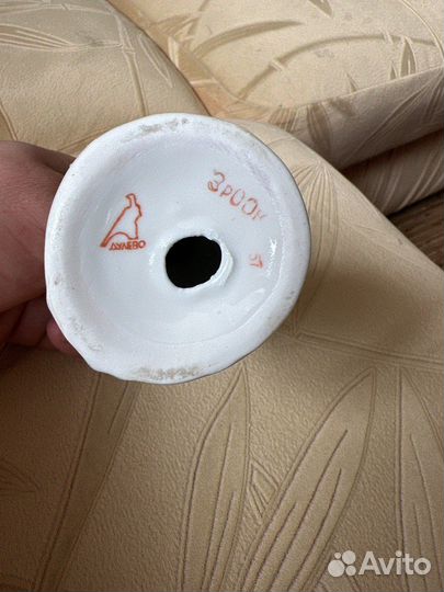 Статуэтка фарфоровая девушка с чайником и кошкой