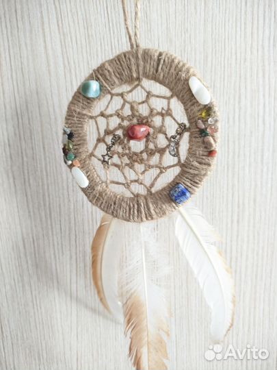 Оберег ручной работы с самоцветами