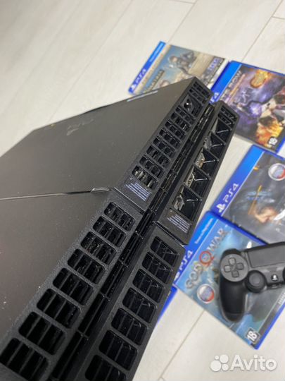 Sony PS4 V3 1000gb / 2 геймпада / Cuh 1216