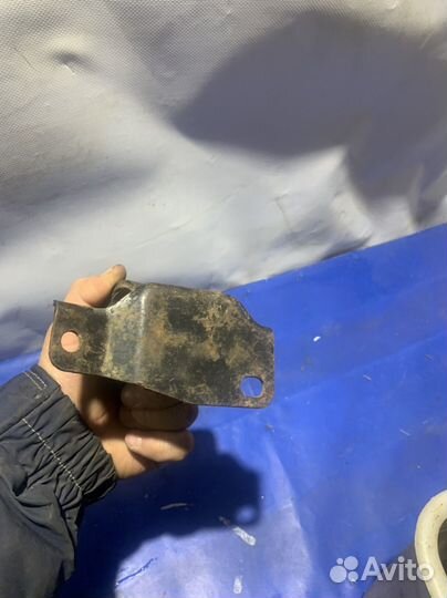 Подушка двигателя daihatsu mira l200s