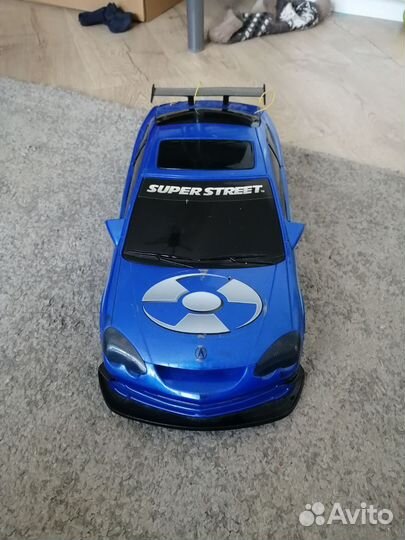 Машина на радиоуправлении для дрифта