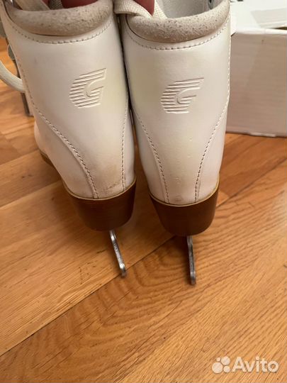 Коньки фигурные