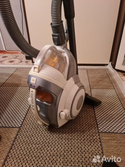 Пылесос LG kompressor контейнер очень мощный