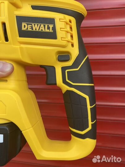 Перфоратор на аккумуляторе Dewalt