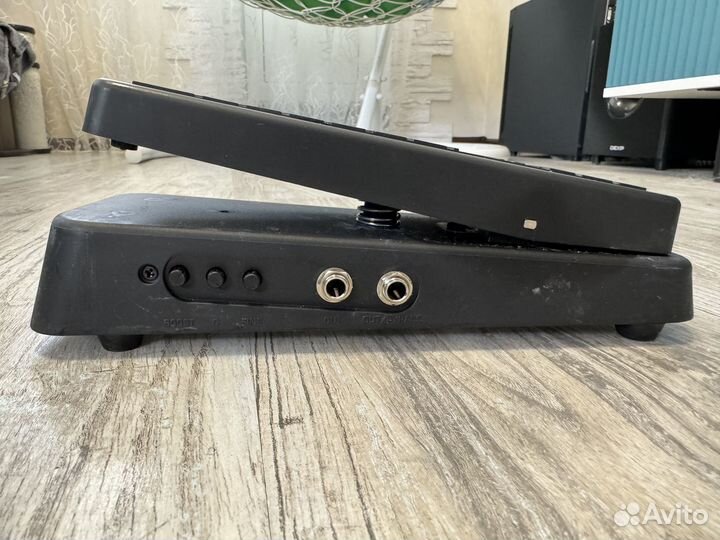 Behringer HB01 wah-wah педаль