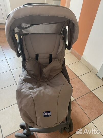Коляска прогулочная chicco