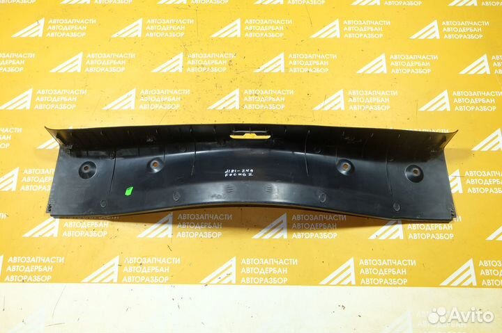 Обшивка задней панели Ford Focus 2 2005-2011