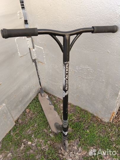 Трюковой двухколесный самокат Rush Action б/у