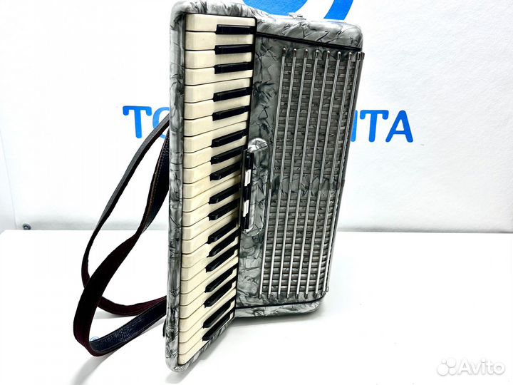 Аккордеон Royal Standard 4/4