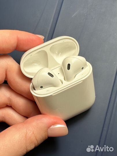 Apple airpods 2