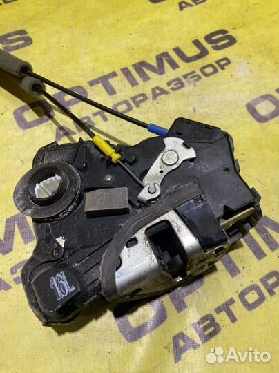 Замок передней левой двери Toyota Corolla E120