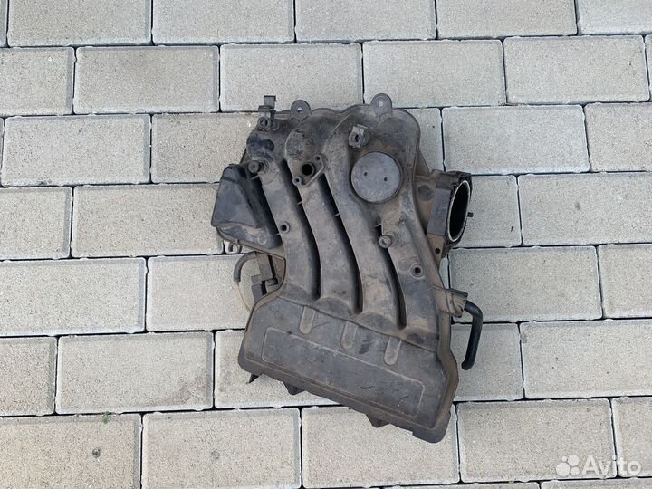 Коллектор впускной skoda octavia a5 1.6л BSE