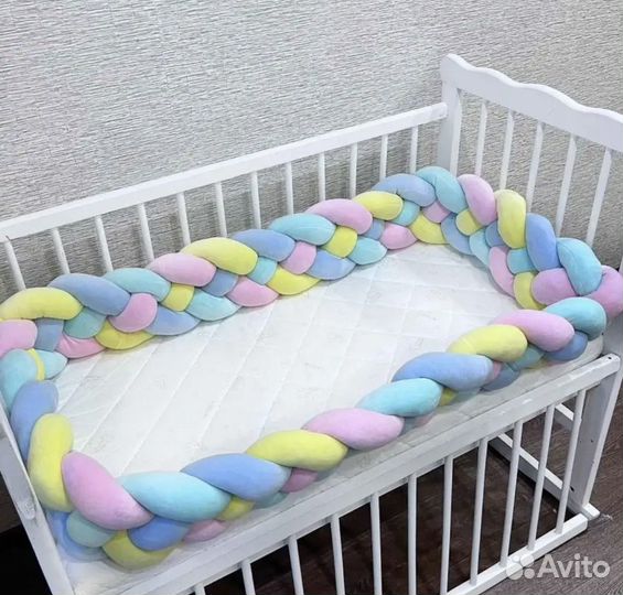 Бортик косичка в корватку