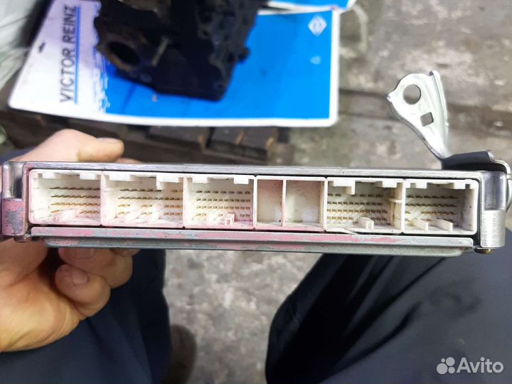 Блок управления двигателем Toyota