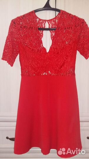 Красивое алое платье