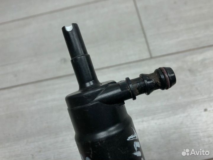 Насос омывателя фар Volkswagen Passat универсал