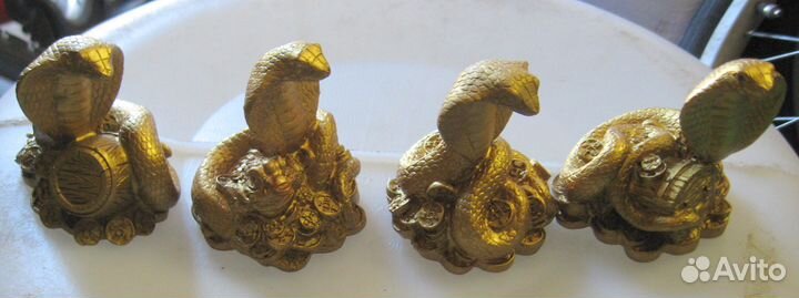 Денежные кобры, змеи сувенирные