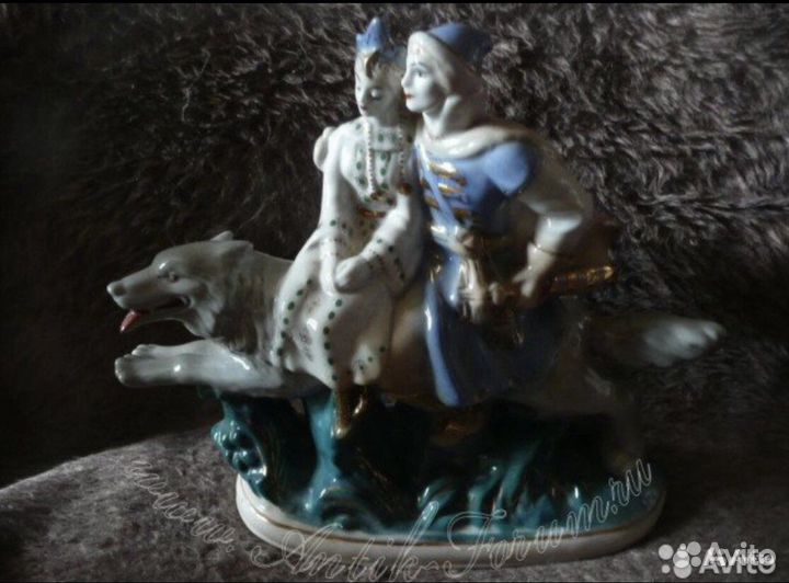 Старинные статуэтки