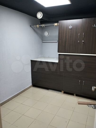 Помещение с арендаторами 140 м²