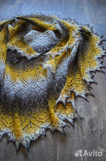 Шаль с бисером, Октябрина, шерсть, градиент цветов