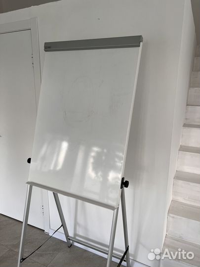 Маркерная доска на ножках