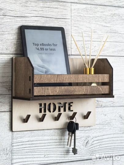 Ключница на стену деревянная с полкой для прихожей