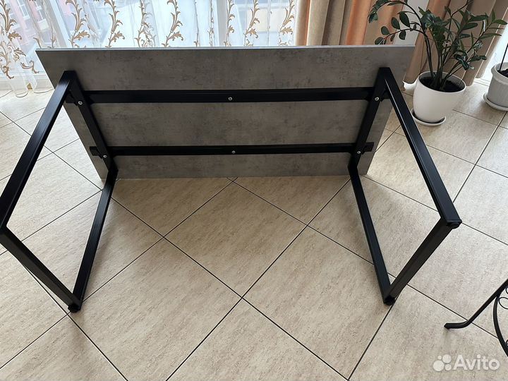 Письменный стол