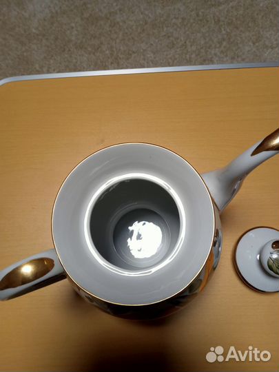 Фарфоровый чайник 3л