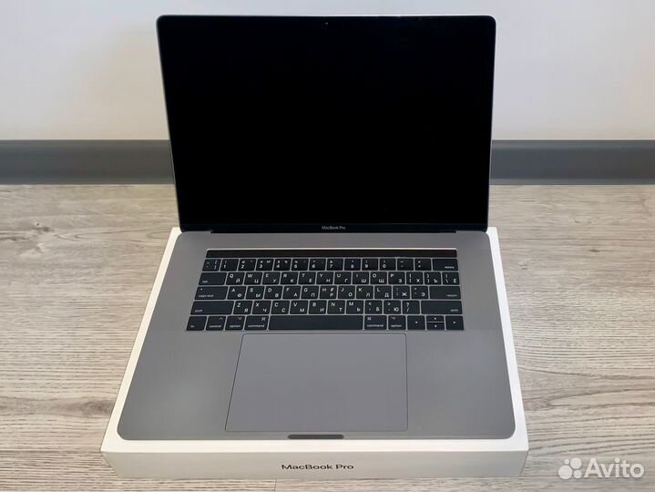 MacBook Pro 15 2017 i7/16GB/512GB/ Radeon Pro 4GB