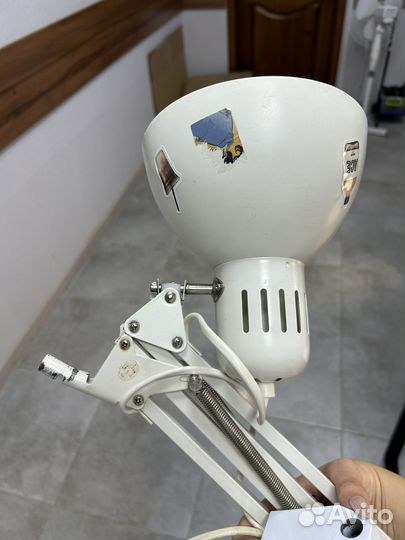 Лампа настольная для маникюра