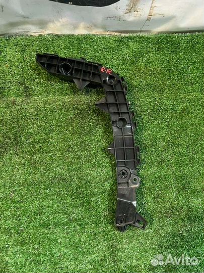 Крепление бампера заднее правое Lexus Ux200 mzaa10