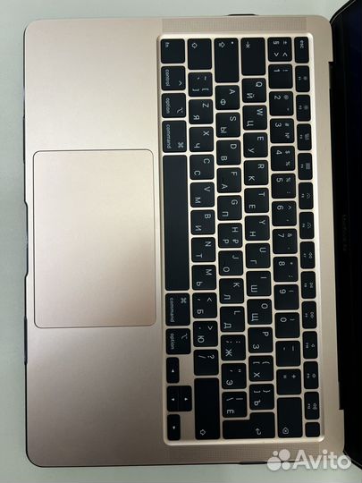 Apple MacBook Air 13-inch 16GB/256GB golg