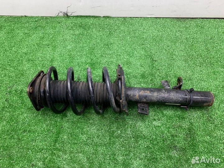 Стойка амортизатора передняя правая Ford Kuga