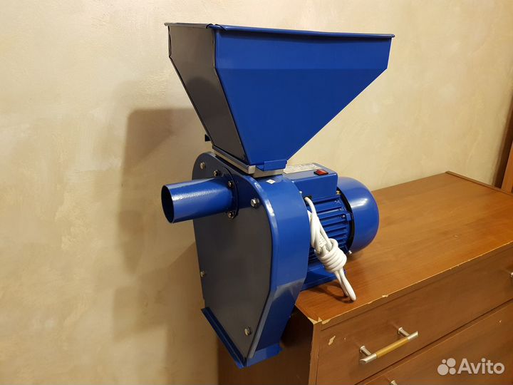 Кормоизмельчитель Зубр-3C