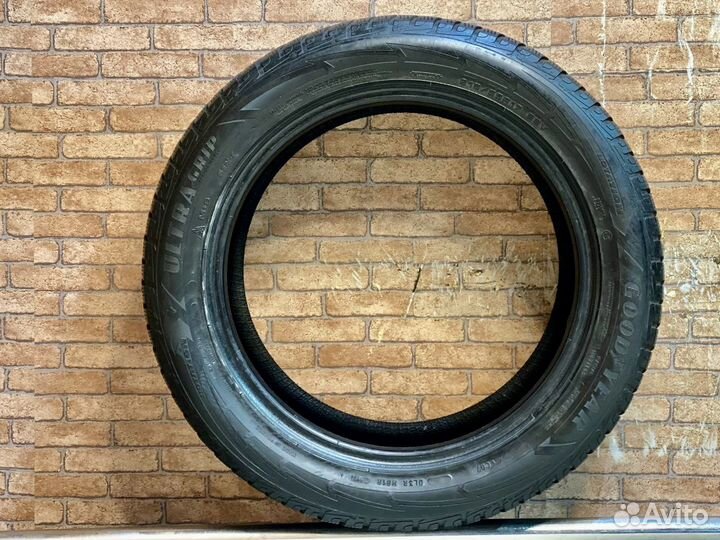 Goodyear UltraGrip Performance Gen-1 215/55 R17