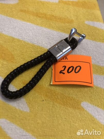 Брелок с мамонтовой кости с самородком