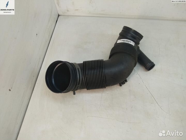 Патрубок 3c0129654m на Skoda Octavia mk2 (A5)