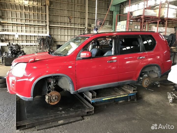 Накладка на порог салона на Nissan X-Trail NT31