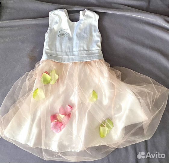 Роскошное платье для юной принцессы