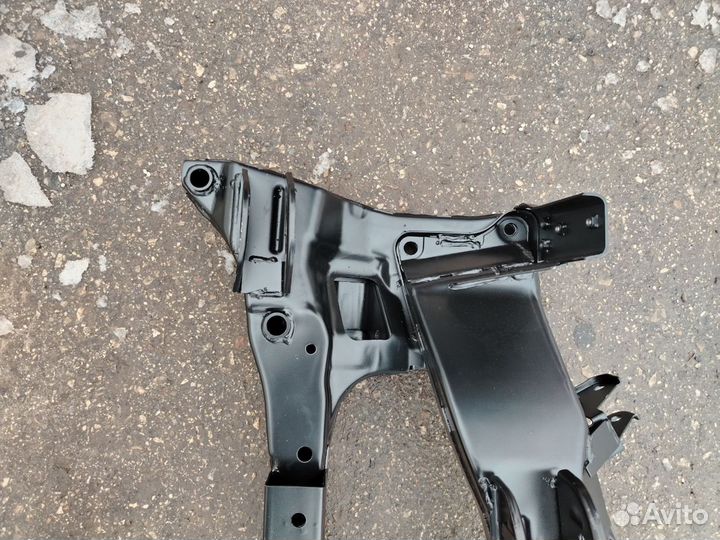 Mitsubishi Outlander 1 Задний подрамник